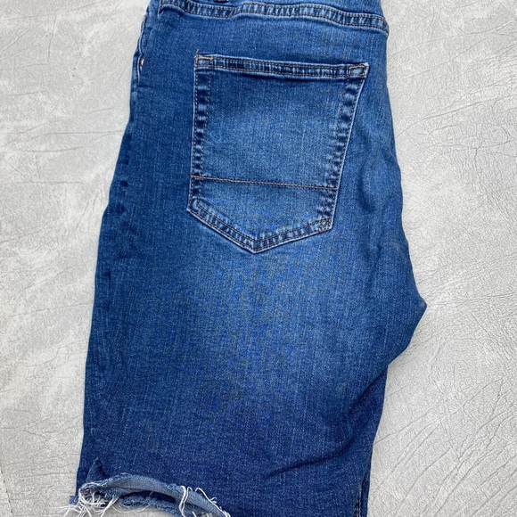 Men’s Aeropostale Jean Shorts - Picture 3 of 3